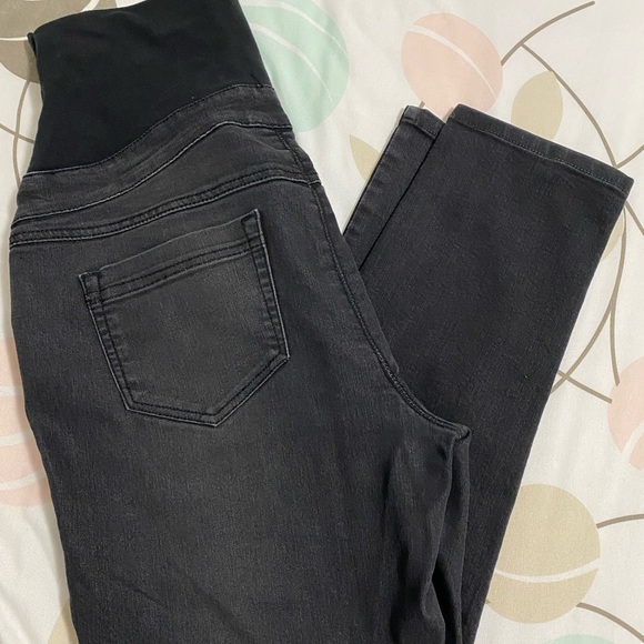 Maternity pants size large - Picture 2 of 4